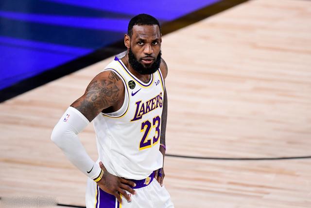 FIBA发布中伊对决精彩突破助攻暴扣